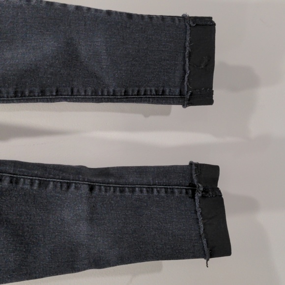 Free People Women's High Waisted Raw Hem Jeggings Size 31 Black Stretchy *Flaw* - Picture 3 of 8